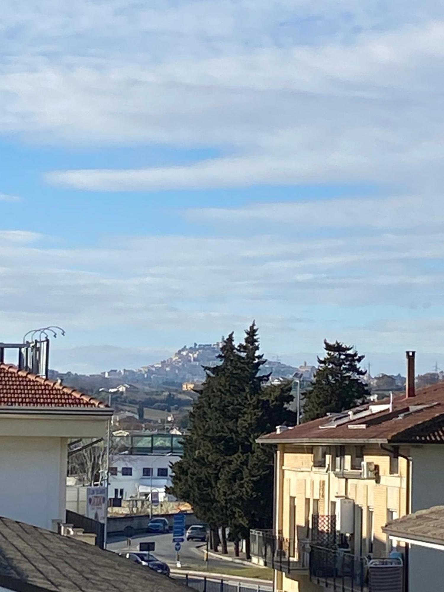 Апартаменти La Terrazza Sul Tetto Порто-Сан-Джорджо Екстер'єр фото